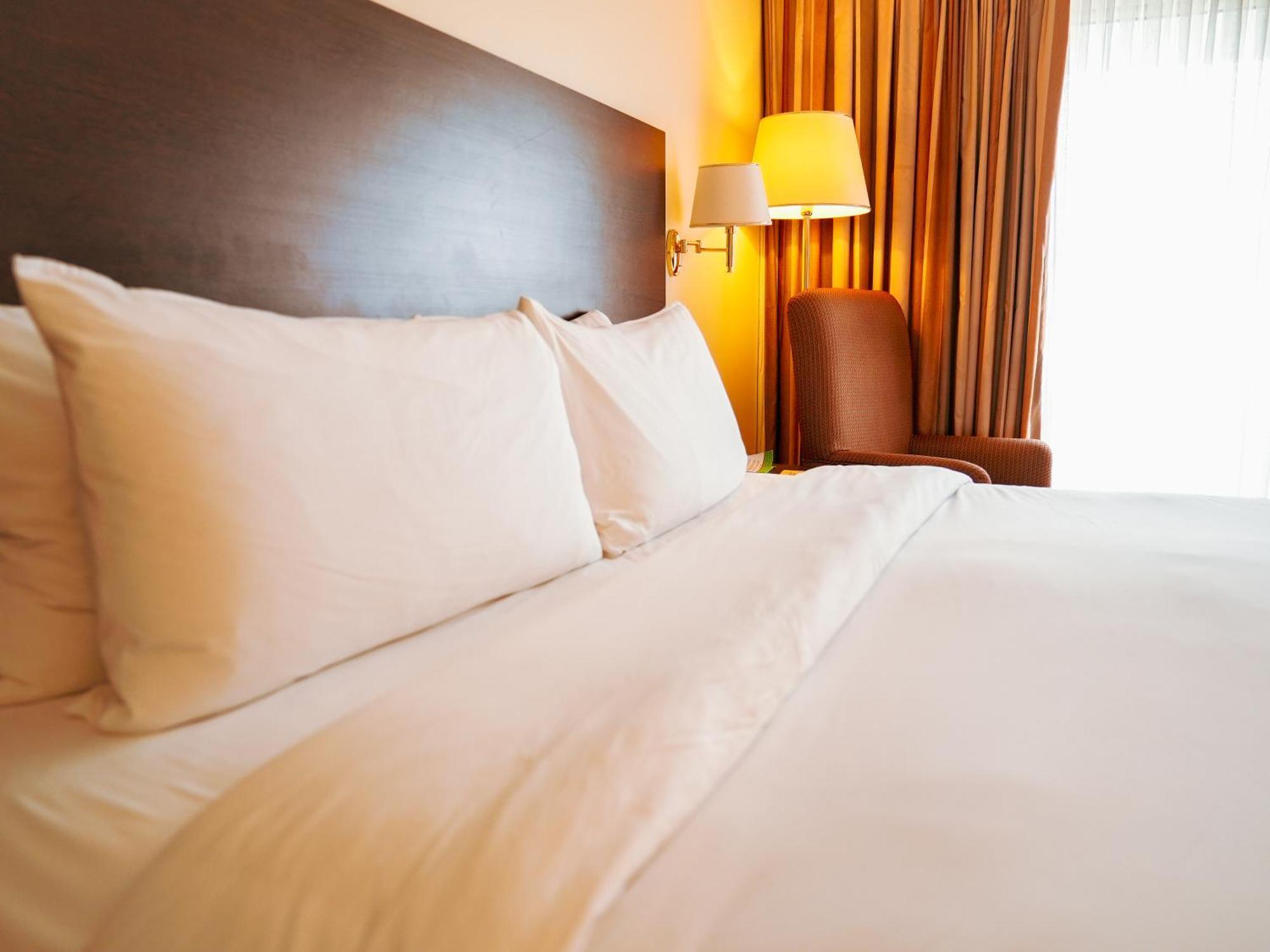 Abuja Continental Hotel Bagian luar foto